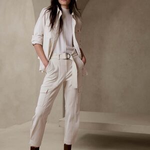 NWT Slim fit cargo Cream Pants